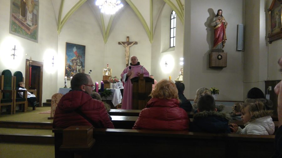 Kázeň pátra Petra, farský kostol v Lutile